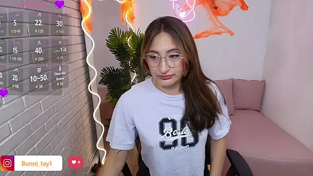Bunni tay online show from 10-11-25, 11:33