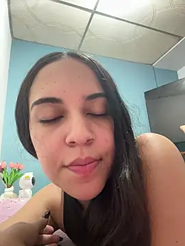Snapshot of Bellakisss chatting on 07-31-26, 09:34 Bellakisss online show from 07-31-26, 09:34