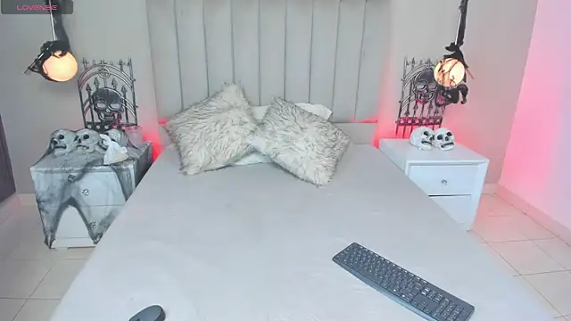 Dani rosse  online show from 10-27-25, 07:37