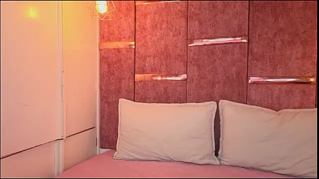 maddy1y  online show from 02-05-26, 12:01