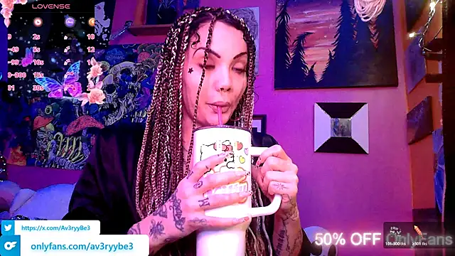 Snapshot of Av3ryyBe3 chatting on 01-11-26, 06:20 Av3ryyBe3 online show from 01-11-26, 06:20