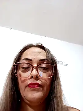 Lady 16 online show from 11-28-25, 10:43