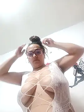 Lady 16 online show from 09-20-25, 11:37