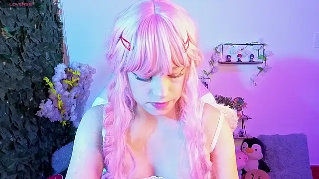 Snapshot of Eymmy_24 chatting on 02-15-26, 02:23 Eymmy 24 online show from 02-15-26, 02:23