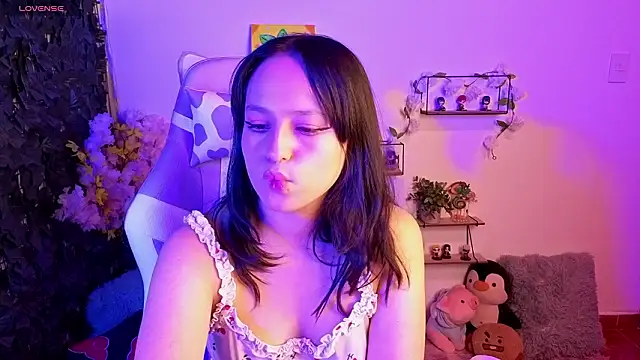 Snapshot of Eymmy_24 chatting on 02-19-26, 03:03 Eymmy 24 online show from 02-19-26, 03:03