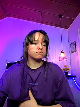 Snapshot of Eymmy_24 chatting on 10-12-25, 11:39 Eymmy 24 online show from 10-12-25, 11:39