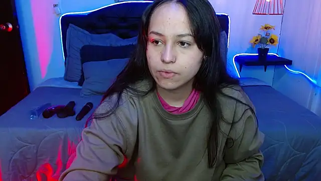 Snapshot of Eymmy_24 chatting on 09-23-25, 12:28 Eymmy 24 online show from 09-23-25, 12:28