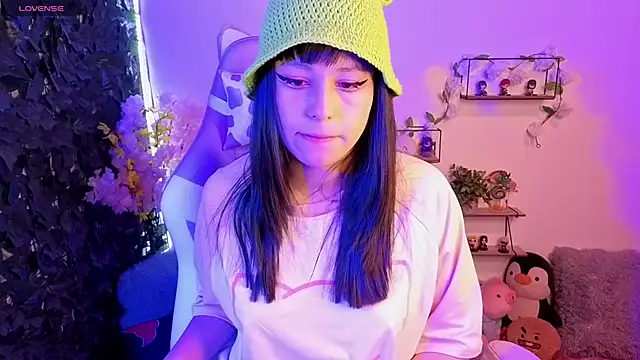 Snapshot of Eymmy_24 chatting on 02-22-26, 03:20 Eymmy 24 online show from 02-22-26, 03:20