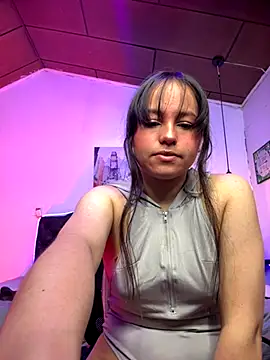 Snapshot of Eymmy_24 chatting on 10-04-25, 02:35 Eymmy 24 online show from 10-04-25, 02:35