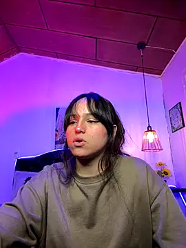 Snapshot of Eymmy_24 chatting on 10-12-25, 03:30 Eymmy 24 online show from 10-12-25, 03:30