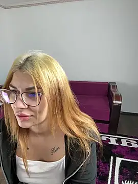 MiaKiittyy online show from 11-16-25, 01:32