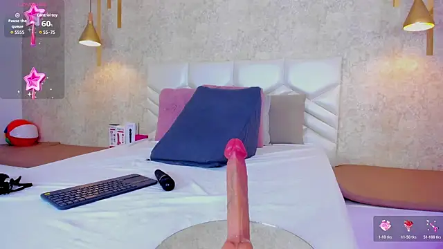 sarahyessica online show from 05-25-26, 07:34