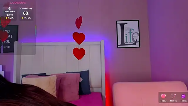 sarahyessica online show from 04-24-26, 05:20