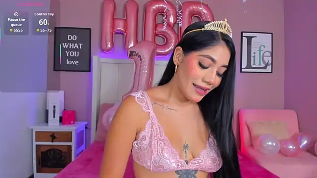 sarahyessica online show from 05-07-26, 08:12
