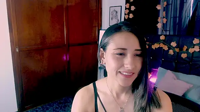 Snapshot of Sofia-mel chatting on 09-16-25, 08:54 Sofia-mel online show from 09-16-25, 08:54