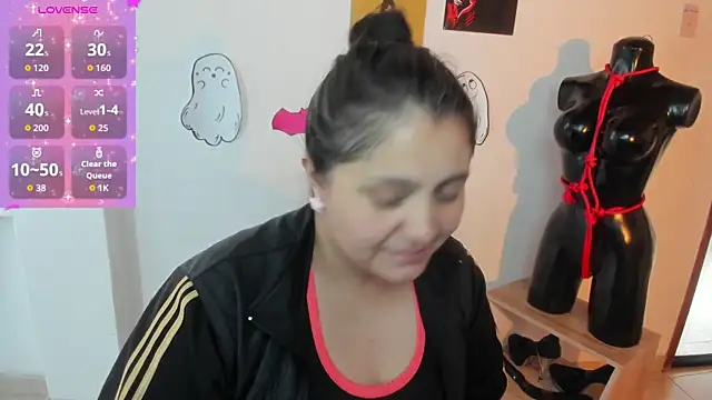 TifanyAmazinng online show from 10-06-25, 12:39