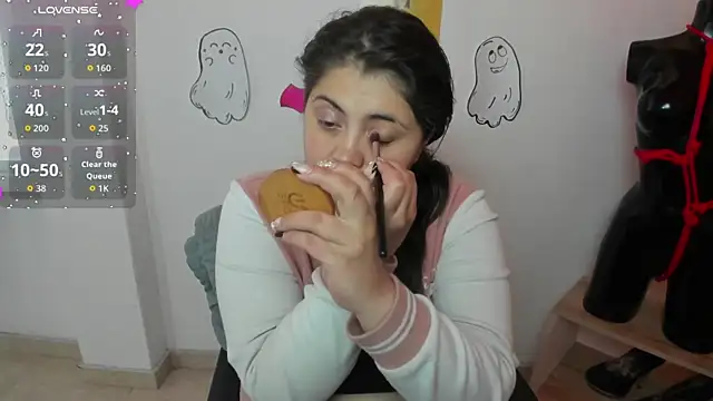 TifanyAmazinng online show from 10-15-25, 12:24