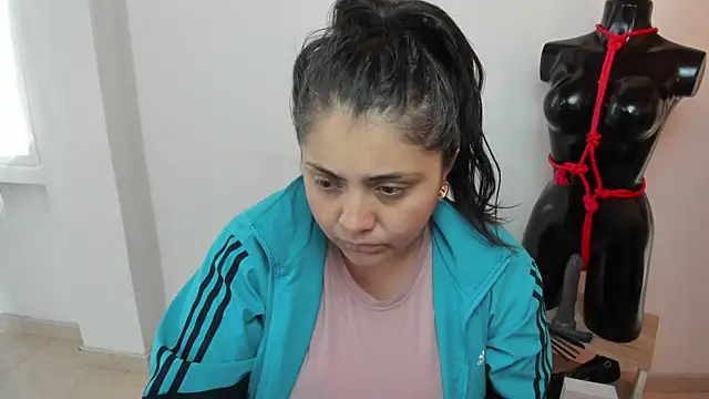 TifanyAmazinng online show from 09-17-25, 12:18