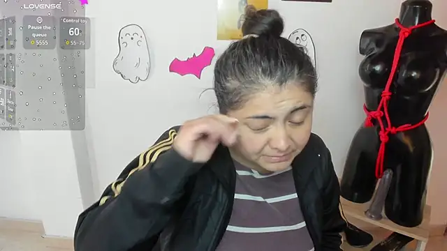 TifanyAmazinng online show from 10-08-25, 12:28