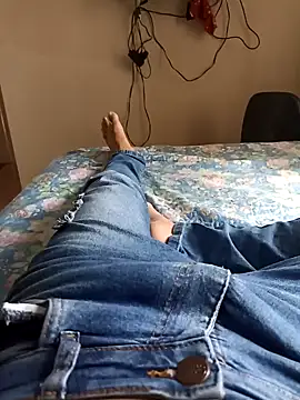 Snapshot of comobucetinhas chatting on 09-12-25, 07:02 comobucetinhas online show from 09-12-25, 07:02