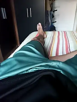 Snapshot of comobucetinhas chatting on 10-13-25, 09:05 comobucetinhas online show from 10-13-25, 09:05