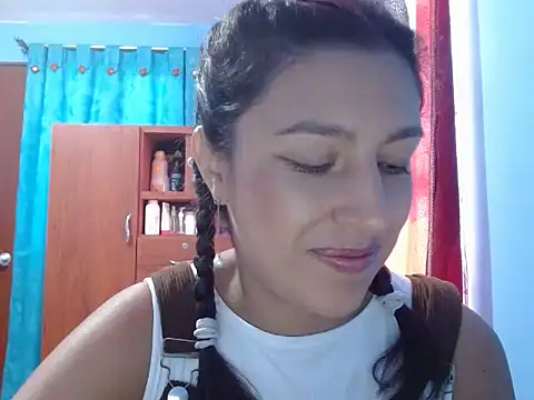SarahFriendly online show from 06-23-26, 03:32