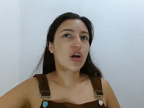 Snapshot of SarahFriendly chatting on 06-10-26, 11:22 SarahFriendly online show from 06-10-26, 11:22