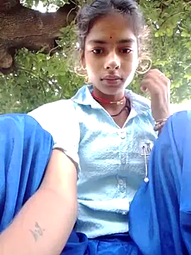 Snapshot of Gulika_Doshi chatting on 09-12-25, 01:17 Gulika Doshi online show from 09-12-25, 01:17