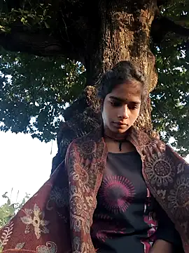 Snapshot of Gulika_Doshi chatting on 10-12-25, 01:18 Gulika Doshi online show from 10-12-25, 01:18