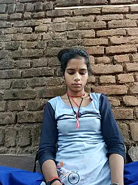 Snapshot of Gulika_Doshi chatting on 10-21-25, 01:27 Gulika Doshi online show from 10-21-25, 01:27
