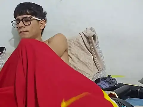 Snapshot of ElverCol chatting on 01-08-26, 08:37 ElverCol online show from 01-08-26, 08:37