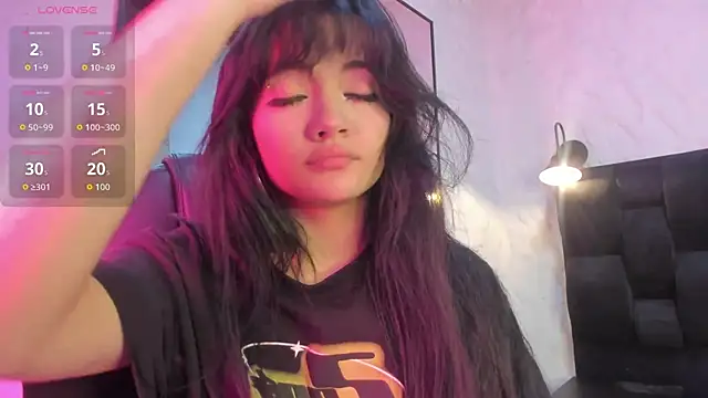 Snapshot of Darky_Doll chatting on 11-19-25, 08:42 Darky Doll online show from 11-19-25, 08:42