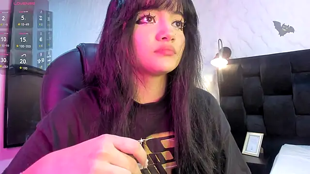 Snapshot of Darky_Doll chatting on 12-01-25, 08:53 Darky Doll online show from 12-01-25, 08:53