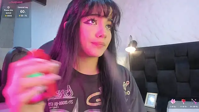 Snapshot of Darky_Doll chatting on 12-03-25, 08:19 Darky Doll online show from 12-03-25, 08:19