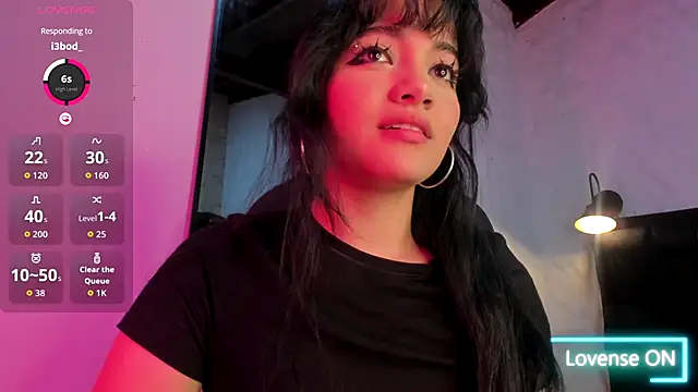 Snapshot of Darky_Doll chatting on 10-17-25, 04:49 Darky Doll online show from 10-17-25, 04:49