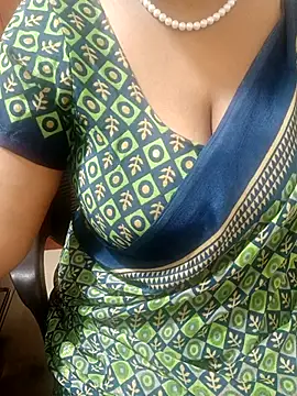 Snapshot of tami_lavanya chatting on 10-08-25, 09:33 tami lavanya online show from 10-08-25, 09:33