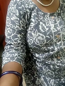 Snapshot of tami_lavanya chatting on 10-04-25, 05:47 tami lavanya online show from 10-04-25, 05:47