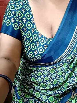 Snapshot of tami_lavanya chatting on 10-10-25, 04:46 tami lavanya online show from 10-10-25, 04:46