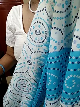 Snapshot of tami_lavanya chatting on 09-22-25, 04:40 tami lavanya online show from 09-22-25, 04:40