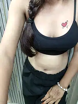 Snapshot of Aarti-kumri chatting on 09-19-25, 05:44 Aarti-kumri online show from 09-19-25, 05:44