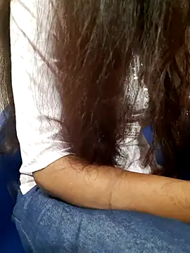 Snapshot of Aarti-kumri chatting on 10-17-25, 09:34 Aarti-kumri online show from 10-17-25, 09:34