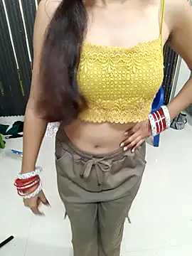 Snapshot of Aarti-kumri chatting on 09-15-25, 06:47 Aarti-kumri online show from 09-15-25, 06:47