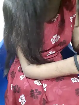 Snapshot of Aarti-kumri chatting on 10-25-25, 04:40 Aarti-kumri online show from 10-25-25, 04:40