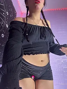 Snapshot of ZeziGamingg chatting on 01-17-26, 07:23 ZeziGamingg online show from 01-17-26, 07:23