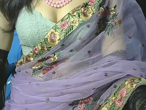Snapshot of sheetal-sheetal95 chatting on 06-07-26, 06:24 sheetal-sheetal95 online show from 06-07-26, 06:24