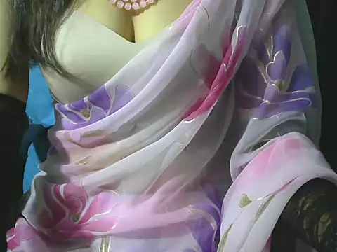 Snapshot of sheetal-sheetal95 chatting on 06-13-26, 06:17 sheetal-sheetal95 online show from 06-13-26, 06:17