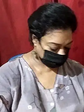 Snapshot of surekha-30 chatting on 06-18-26, 05:40 surekha-30 online show from 06-18-26, 05:40