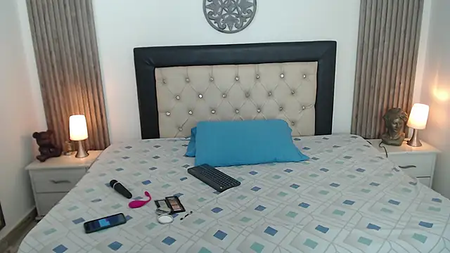 Snapshot of Serena_Houstonn chatting on 01-06-26, 11:14 Serena Houstonn online show from 01-06-26, 11:14