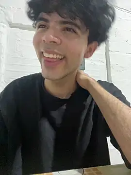 Axel-Mejia online show from 05-27-26, 01:04