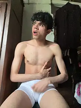 Axel-Mejia online show from 05-19-26, 08:16